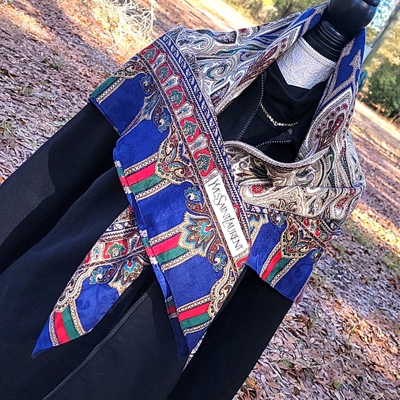 YVES Saint Laurent Scarf - Picture 1 of 10